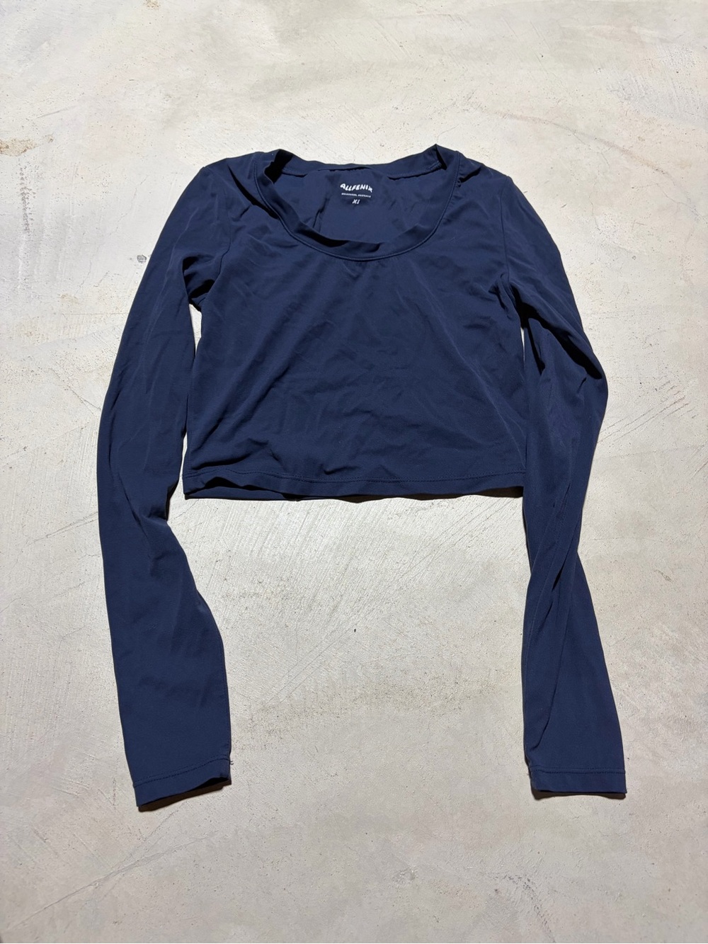 Allfenix Navy Long Sleeve Scoop Neck Crop Top XS